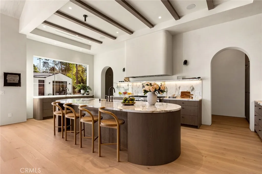 19026 Sprague Street, Tarzana, California 91356 home-pic-16